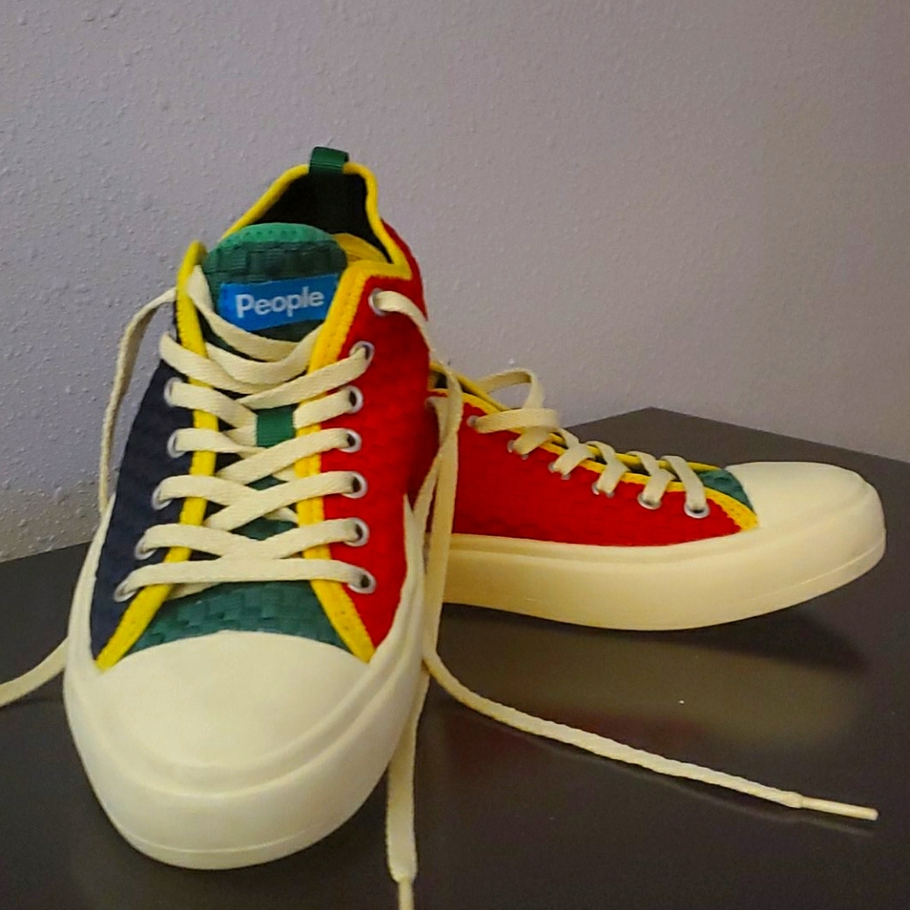 People Footwear